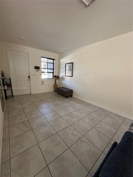 En Venta: $399,000 (3 camas, 2 baños, 1740 Pies cuadrados)