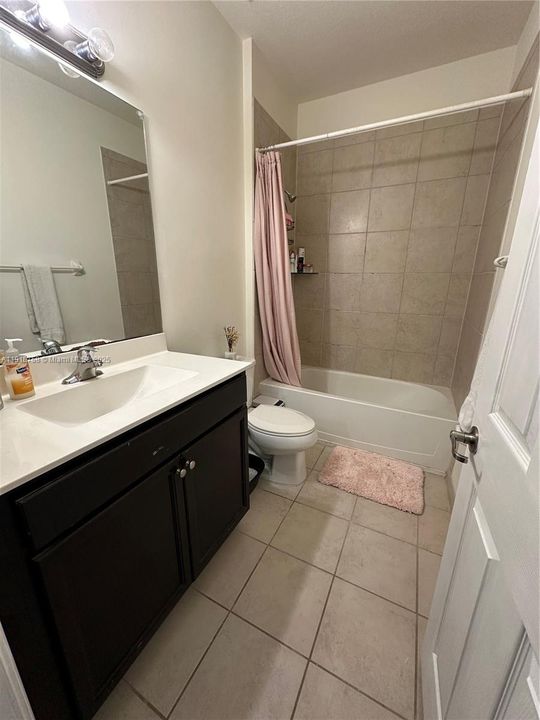 En Venta: $399,000 (3 camas, 2 baños, 1740 Pies cuadrados)