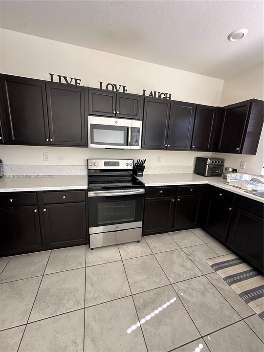 En Venta: $399,000 (3 camas, 2 baños, 1740 Pies cuadrados)