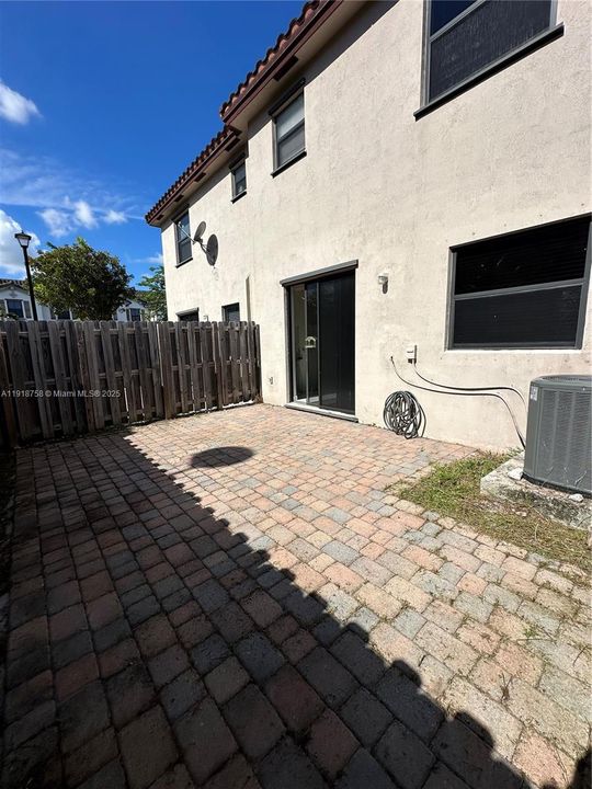 En Venta: $399,000 (3 camas, 2 baños, 1740 Pies cuadrados)