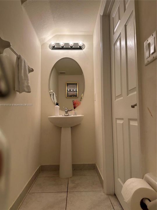 En Venta: $399,000 (3 camas, 2 baños, 1740 Pies cuadrados)