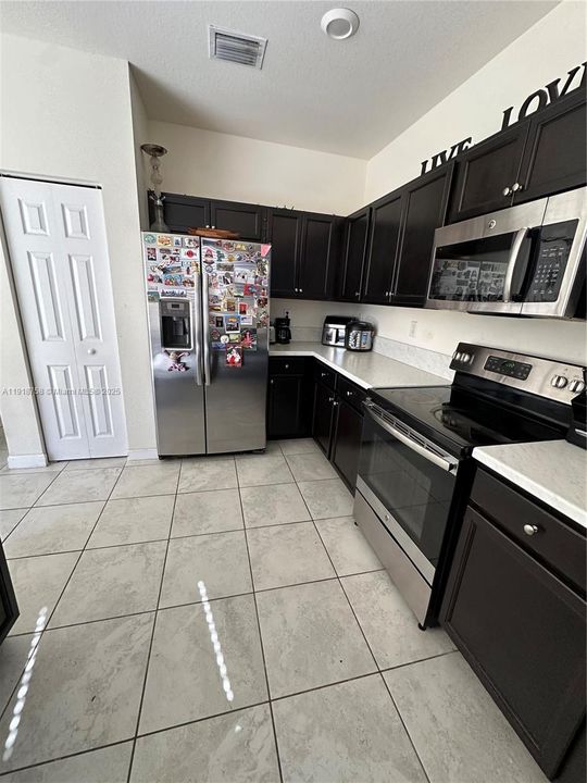 En Venta: $399,000 (3 camas, 2 baños, 1740 Pies cuadrados)