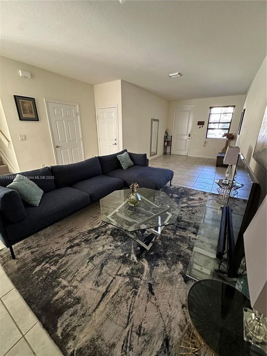 En Venta: $399,000 (3 camas, 2 baños, 1740 Pies cuadrados)