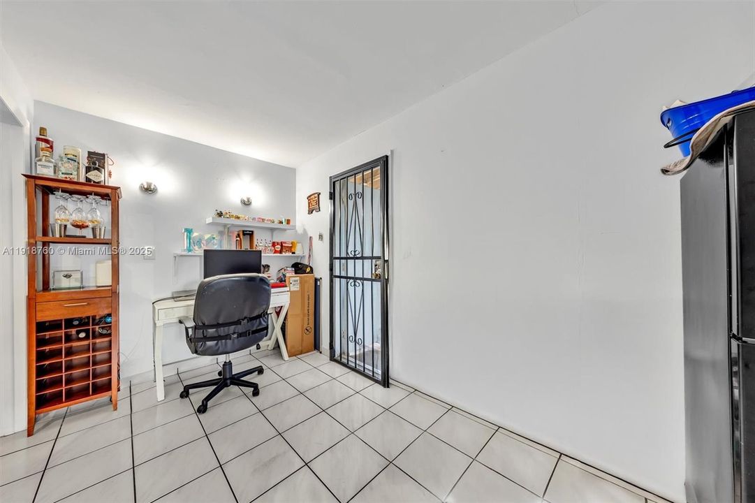 For Sale: $549,000 (5 beds, 3 baths, 1623 Square Feet)