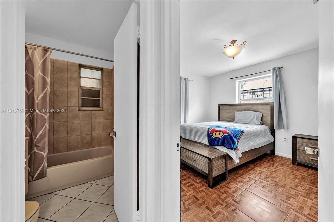 For Sale: $549,000 (5 beds, 3 baths, 1623 Square Feet)