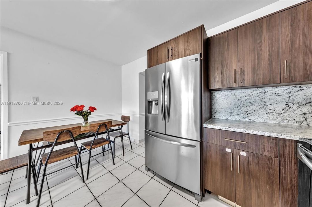 For Sale: $549,000 (5 beds, 3 baths, 1623 Square Feet)