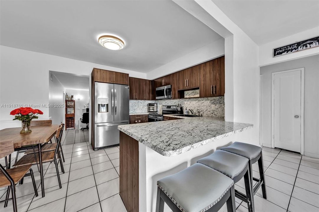 For Sale: $549,000 (5 beds, 3 baths, 1623 Square Feet)