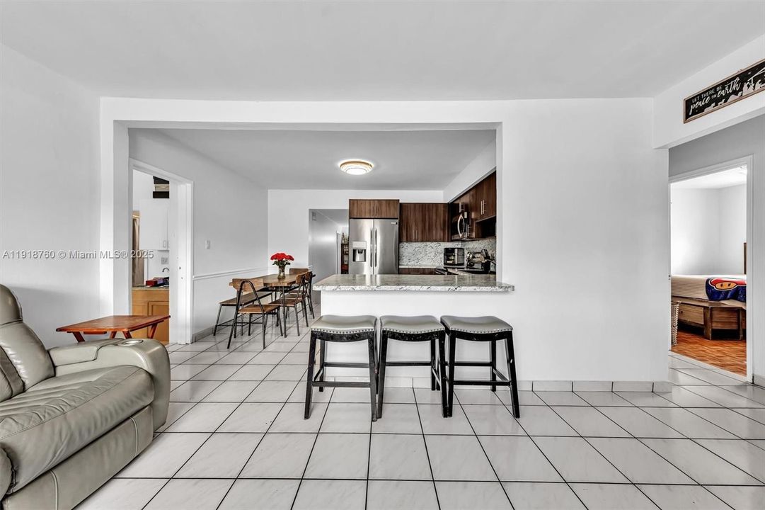 For Sale: $549,000 (5 beds, 3 baths, 1623 Square Feet)