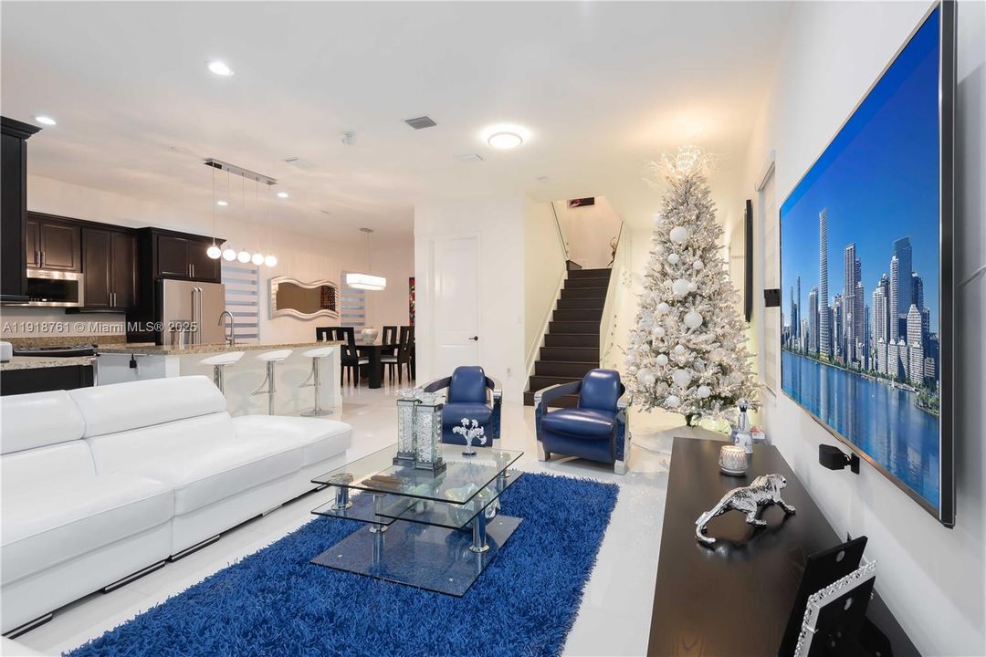 En Renta: $4,300 (3 camas, 2 baños, 2291 Pies cuadrados)