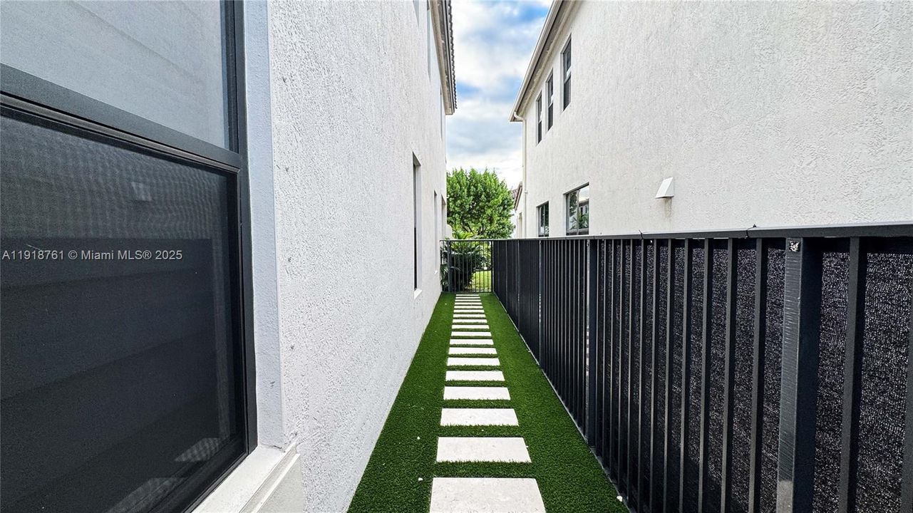 En Renta: $4,300 (3 camas, 2 baños, 2291 Pies cuadrados)