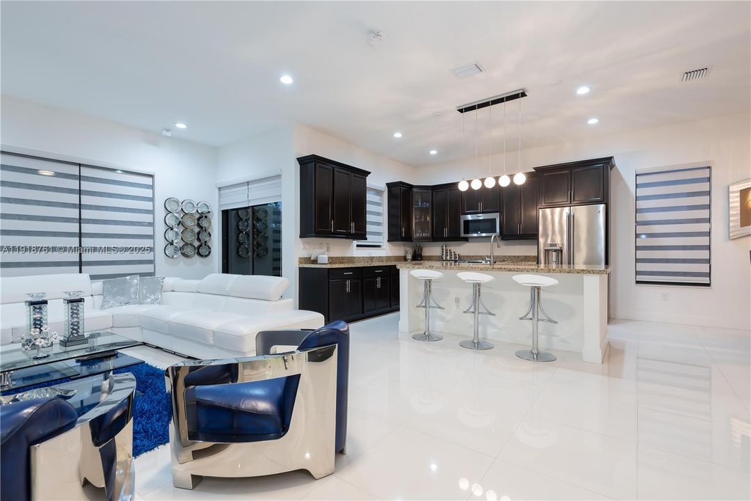 En Renta: $4,300 (3 camas, 2 baños, 2291 Pies cuadrados)