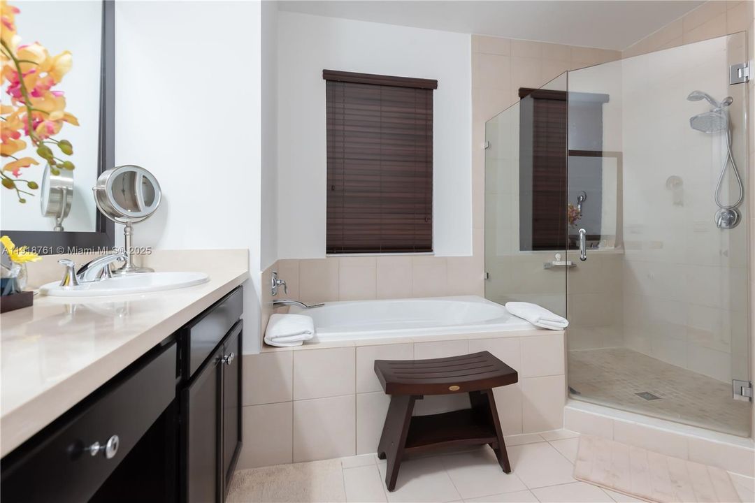 En Renta: $4,300 (3 camas, 2 baños, 2291 Pies cuadrados)