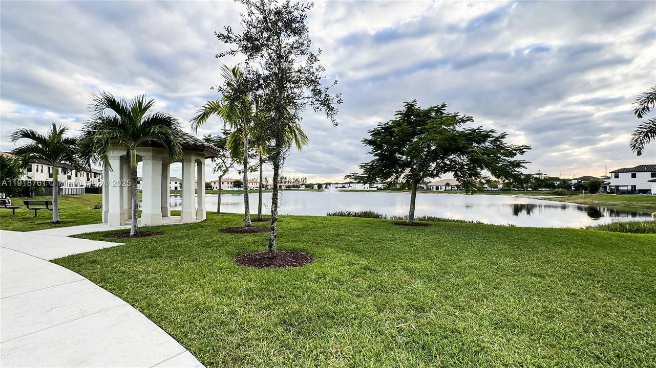 En Renta: $4,300 (3 camas, 2 baños, 2291 Pies cuadrados)