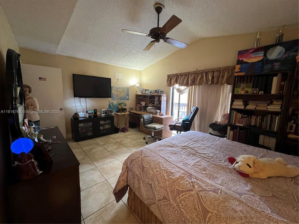 For Sale: $509,000 (3 beds, 2 baths, 1560 Square Feet)