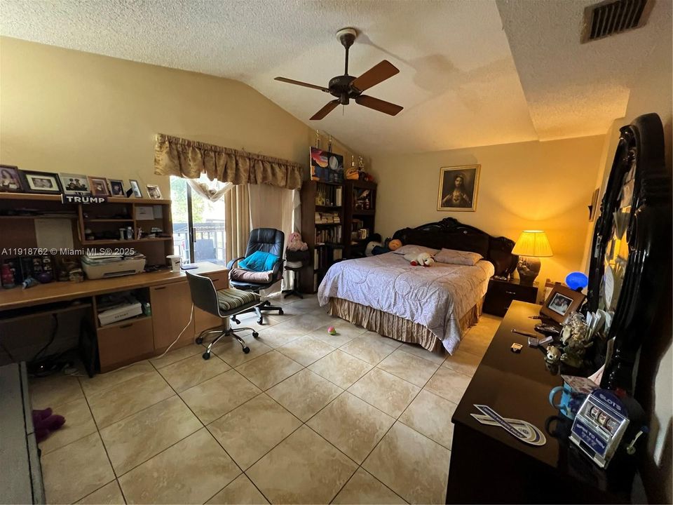 For Sale: $509,000 (3 beds, 2 baths, 1560 Square Feet)