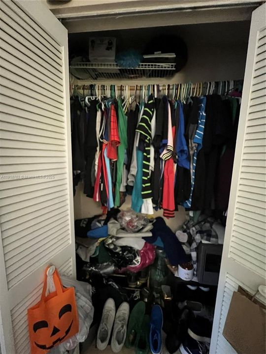 For Sale: $509,000 (3 beds, 2 baths, 1560 Square Feet)