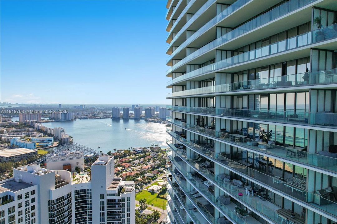 出租: $11,500 (2 贝兹, 2 浴室, 1268 平方英尺)