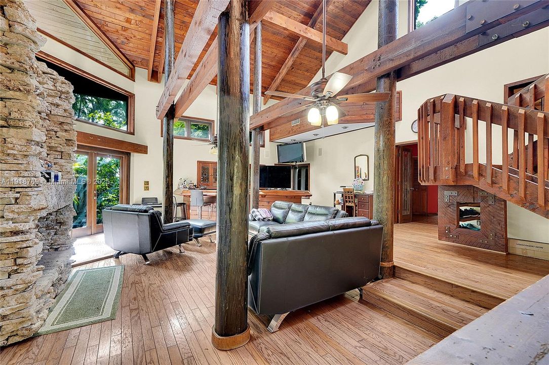 En Venta: $1,299,000 (4 camas, 3 baños, 4743 Pies cuadrados)