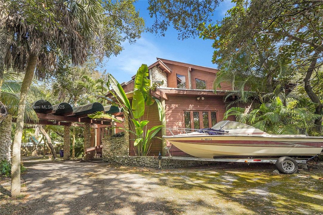 En Venta: $1,299,000 (4 camas, 3 baños, 4743 Pies cuadrados)