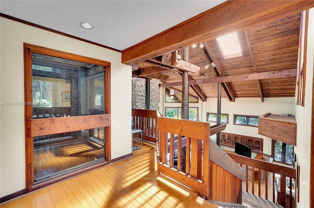 En Venta: $1,299,000 (4 camas, 3 baños, 4743 Pies cuadrados)