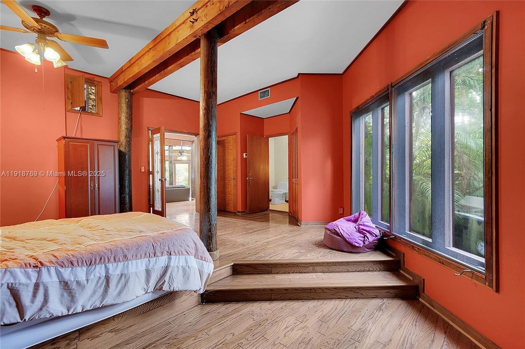 En Venta: $1,299,000 (4 camas, 3 baños, 4743 Pies cuadrados)