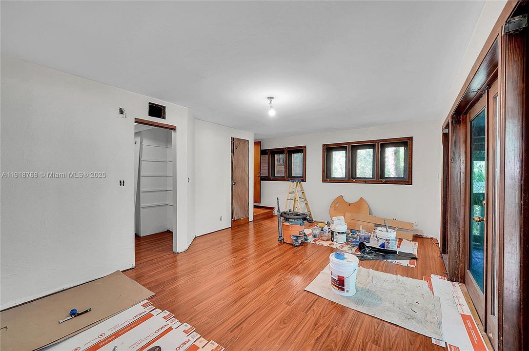 En Venta: $1,299,000 (4 camas, 3 baños, 4743 Pies cuadrados)