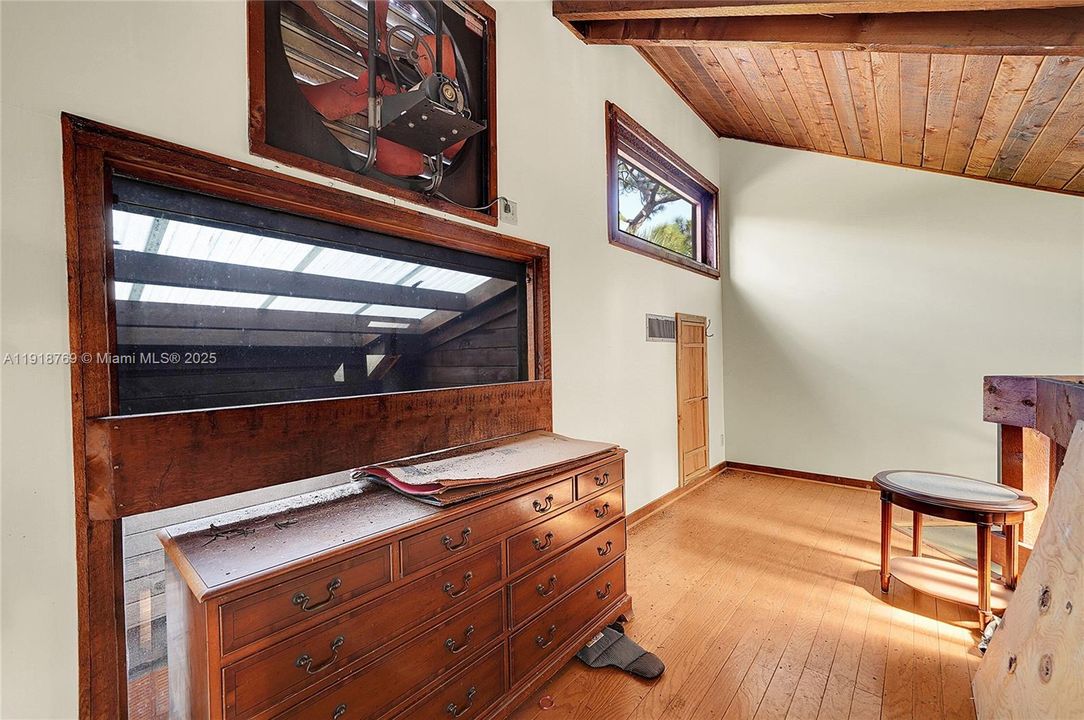 En Venta: $1,299,000 (4 camas, 3 baños, 4743 Pies cuadrados)