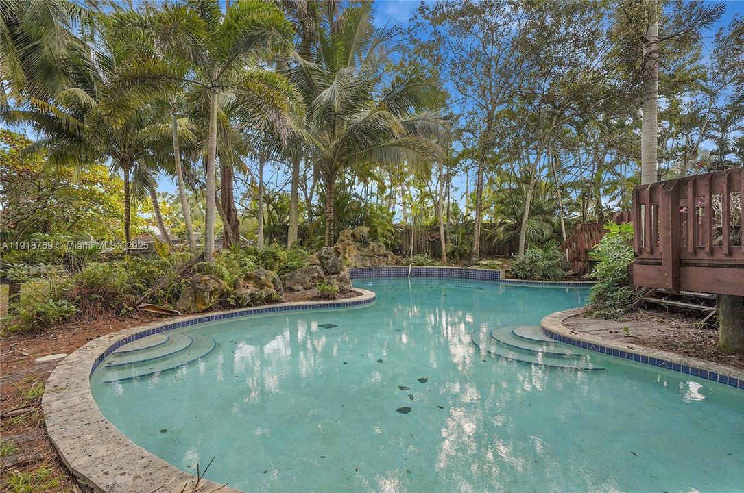 En Venta: $1,299,000 (4 camas, 3 baños, 4743 Pies cuadrados)