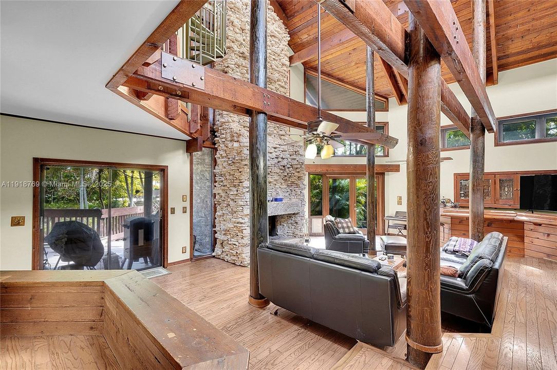 En Venta: $1,299,000 (4 camas, 3 baños, 4743 Pies cuadrados)