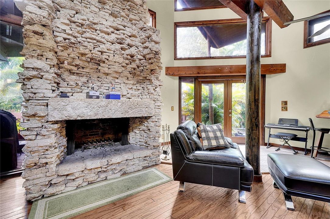 En Venta: $1,299,000 (4 camas, 3 baños, 4743 Pies cuadrados)