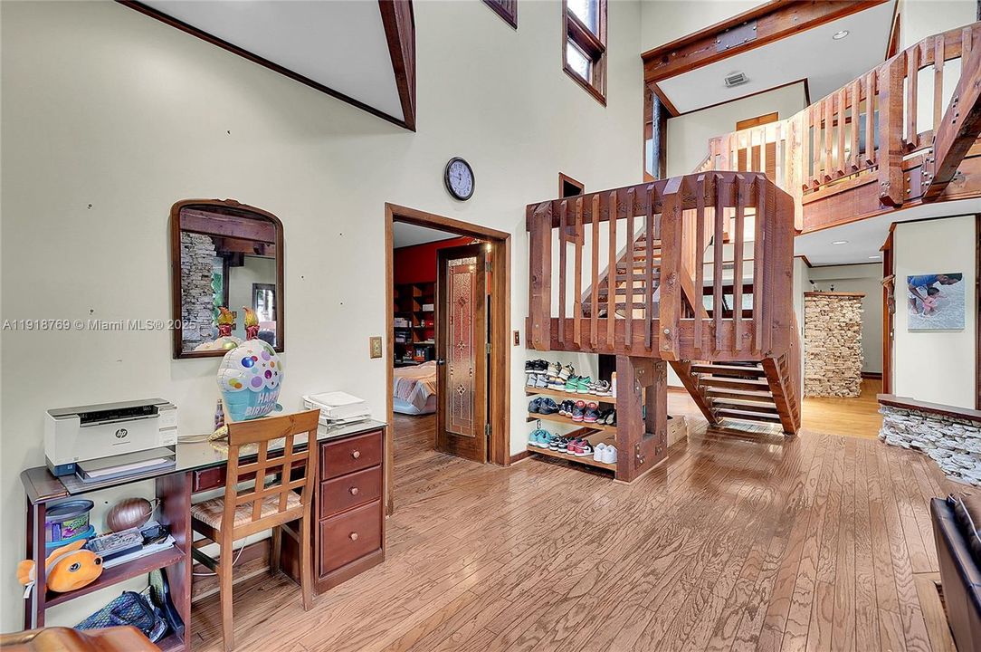 En Venta: $1,299,000 (4 camas, 3 baños, 4743 Pies cuadrados)