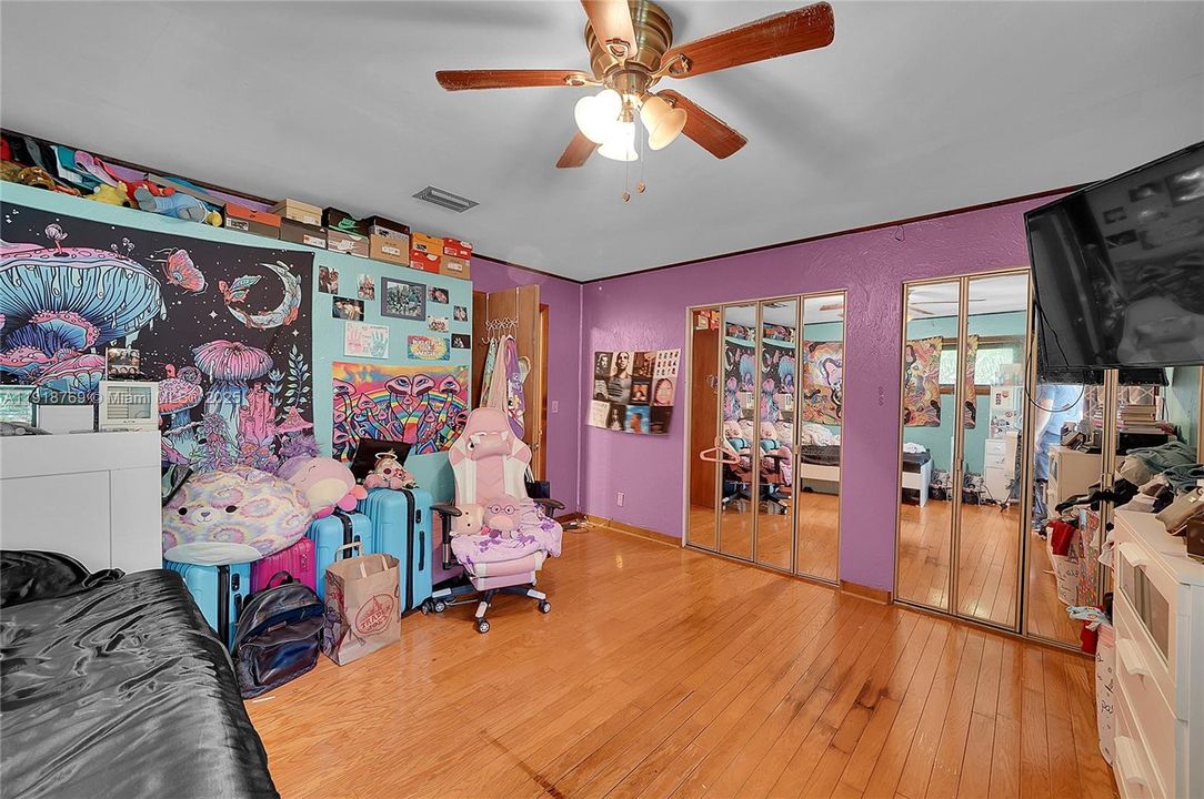 En Venta: $1,299,000 (4 camas, 3 baños, 4743 Pies cuadrados)