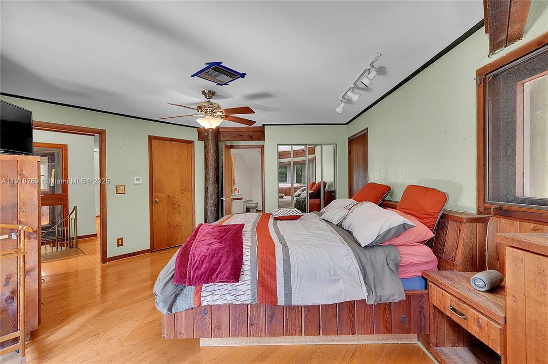 En Venta: $1,299,000 (4 camas, 3 baños, 4743 Pies cuadrados)