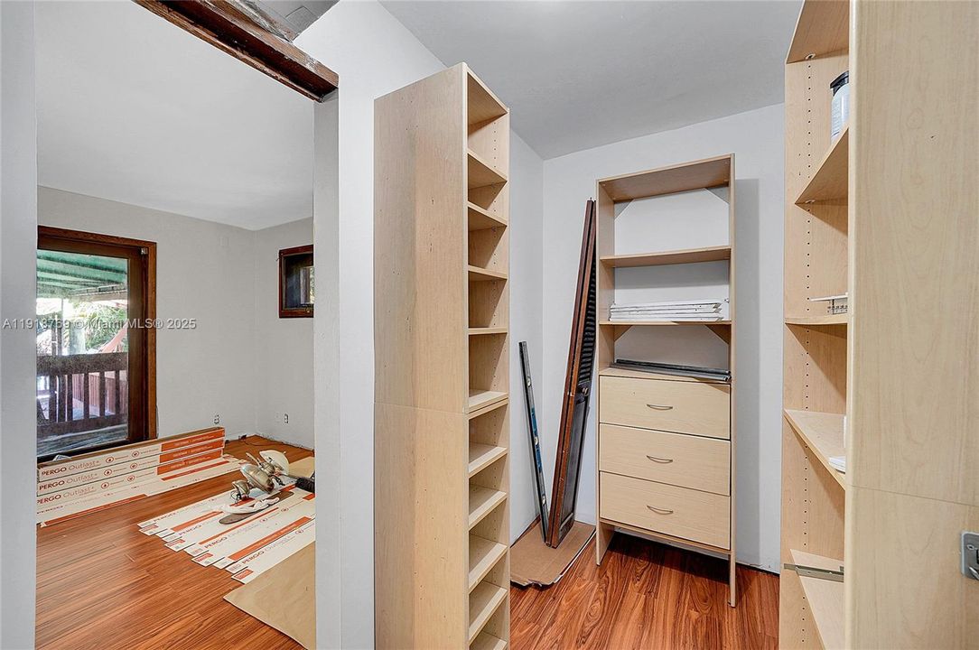 En Venta: $1,299,000 (4 camas, 3 baños, 4743 Pies cuadrados)