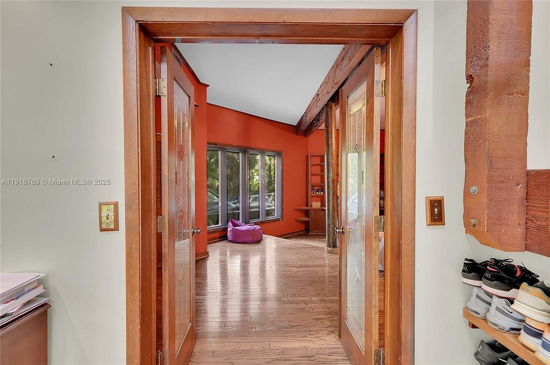 En Venta: $1,299,000 (4 camas, 3 baños, 4743 Pies cuadrados)