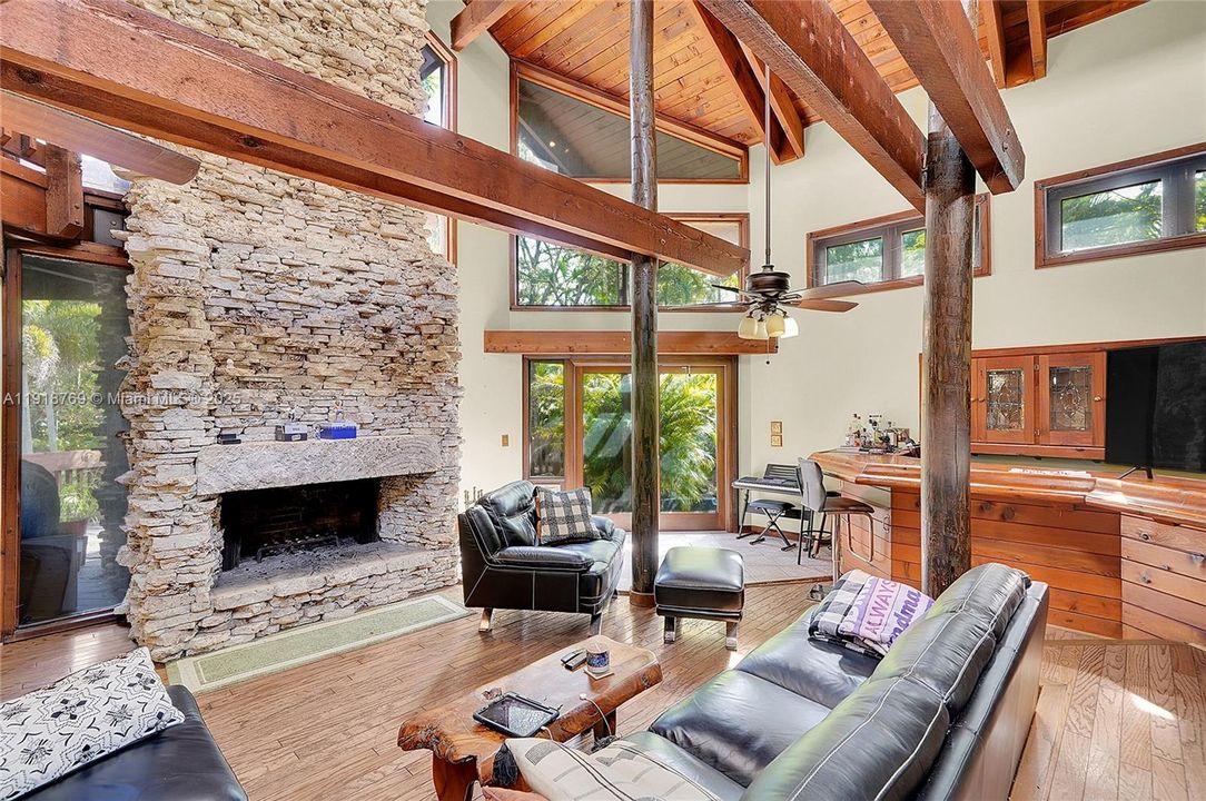 En Venta: $1,299,000 (4 camas, 3 baños, 4743 Pies cuadrados)