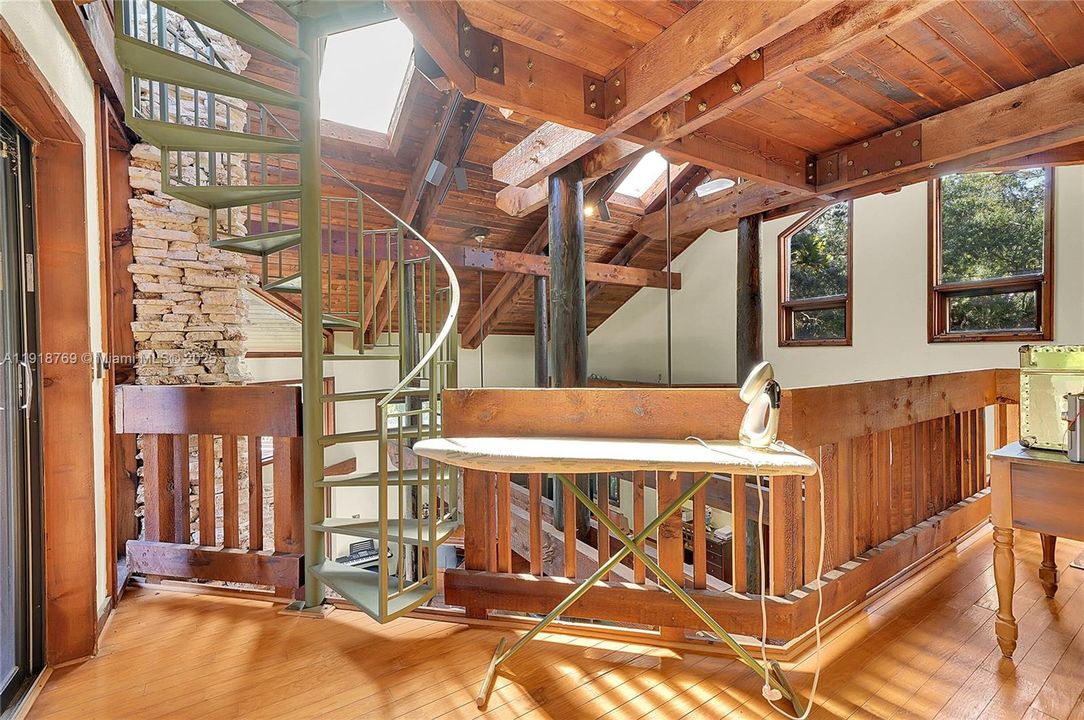 En Venta: $1,299,000 (4 camas, 3 baños, 4743 Pies cuadrados)