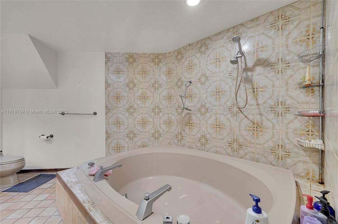 En Venta: $1,299,000 (4 camas, 3 baños, 4743 Pies cuadrados)