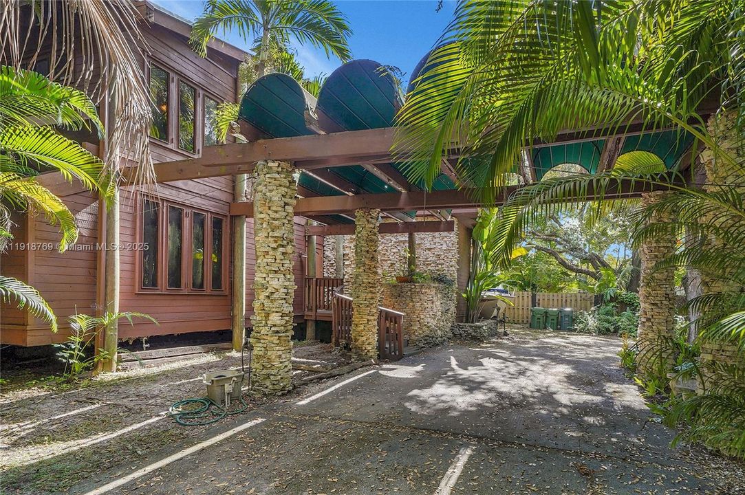 En Venta: $1,299,000 (4 camas, 3 baños, 4743 Pies cuadrados)