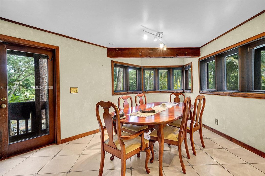 En Venta: $1,299,000 (4 camas, 3 baños, 4743 Pies cuadrados)