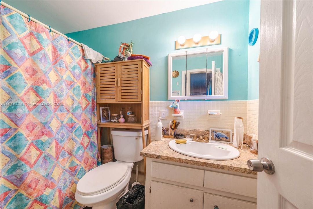 For Sale: $430,000 (3 beds, 2 baths, 1305 Square Feet)