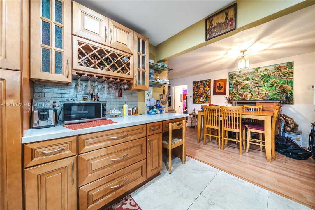 For Sale: $430,000 (3 beds, 2 baths, 1305 Square Feet)