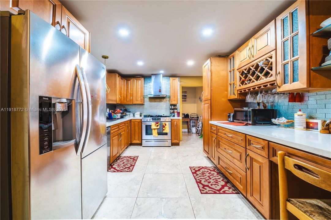 For Sale: $430,000 (3 beds, 2 baths, 1305 Square Feet)