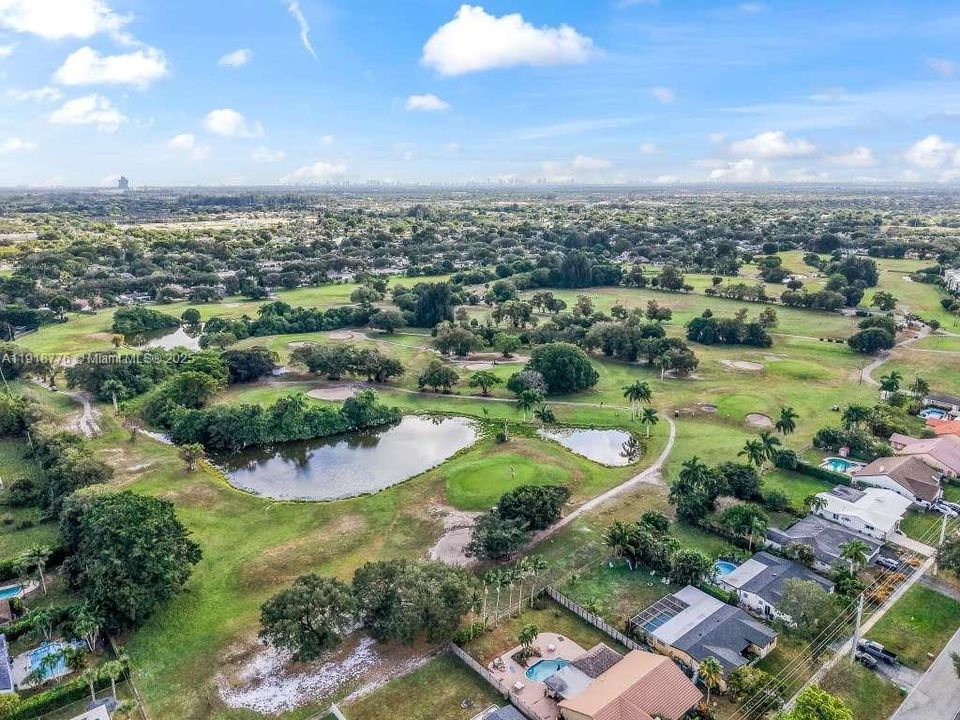 待售: $700,000 (3 贝兹, 2 浴室, 1658 平方英尺)