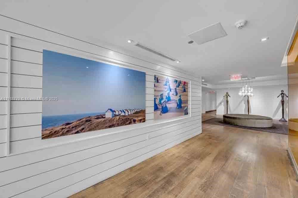 For Sale: $545,000 (2 beds, 2 baths, 980 Square Feet)