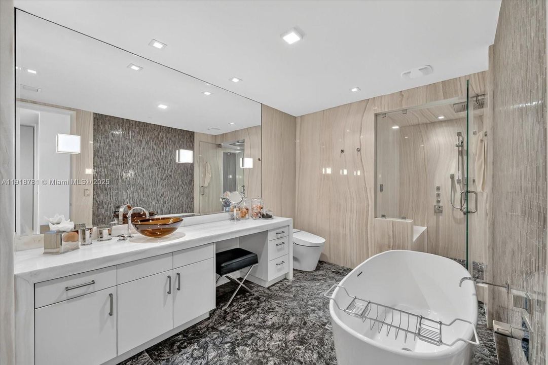 For Sale: $7,250,000 (3 beds, 6 baths, 4609 Square Feet)