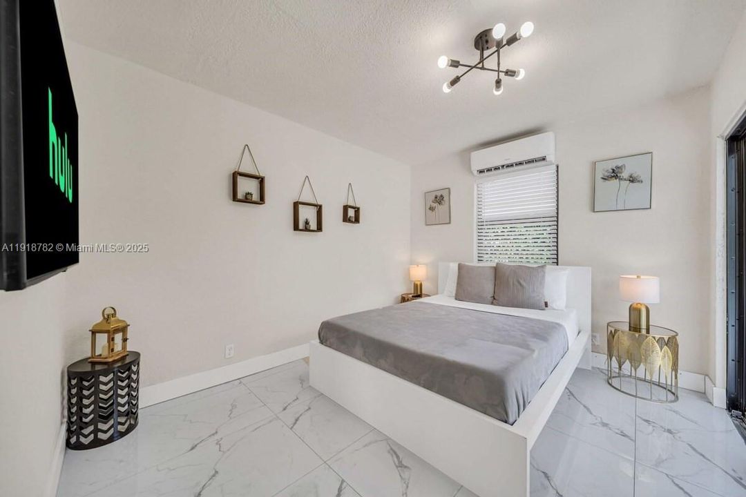 For Rent: $7,500 (5 beds, 3 baths, 1808 Square Feet)