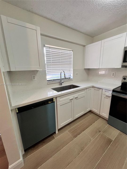 For Rent: $2,200 (2 beds, 1 baths, 1020 Square Feet)