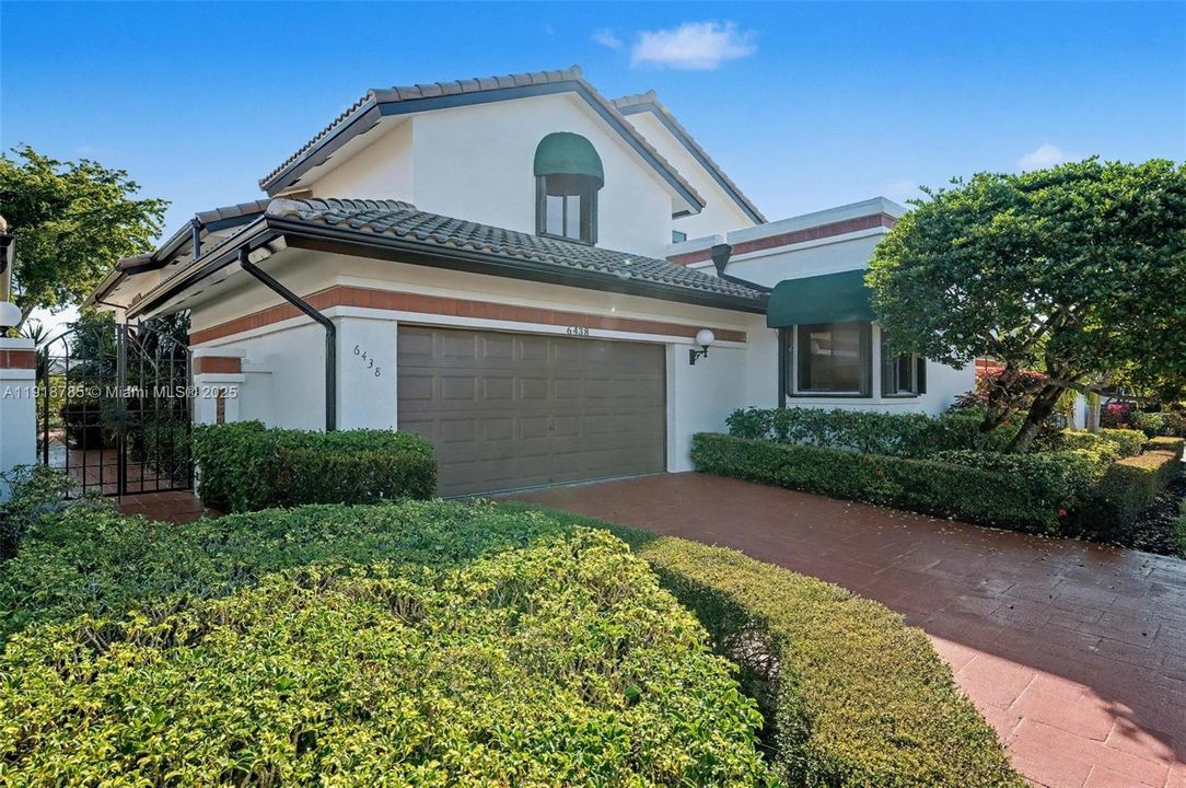 For Sale: $1,100,000 (3 beds, 2 baths, 2310 Square Feet)