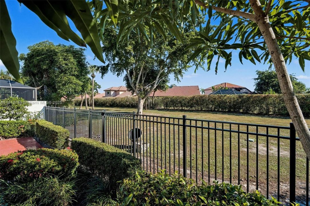 For Sale: $1,100,000 (3 beds, 2 baths, 2310 Square Feet)